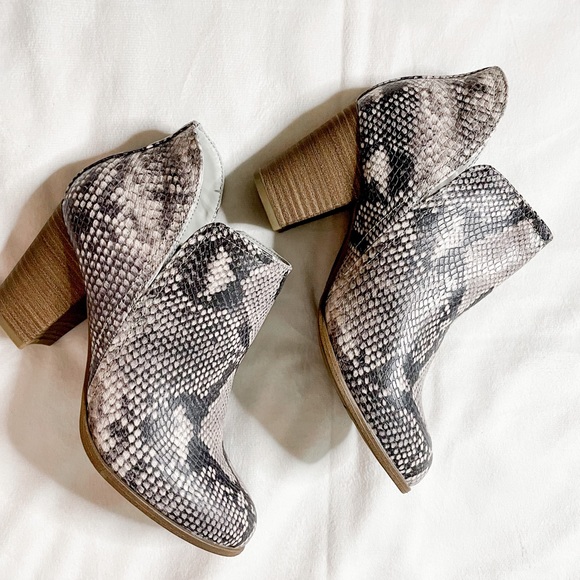 Fergalicious snakeskin ankle boots - Picture 7 of 8